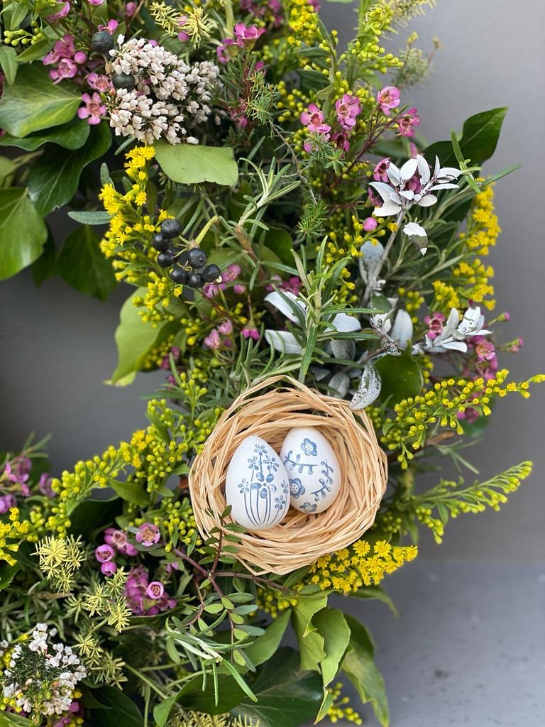 Easter Flowers & Spring Arrangements: A Fresh Season of Blooming Celebrations 🌸🐣